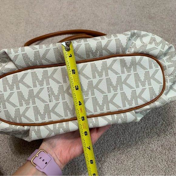 Michael Kors Signature Ring Tote East West Vanilla / Brown Leather Shoulder Bag - Picture 7 of 15